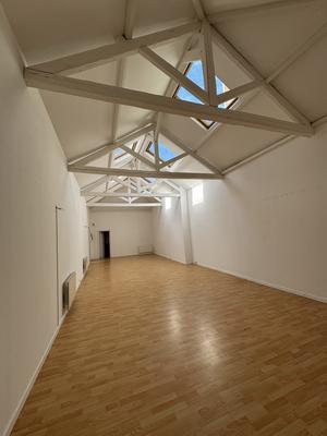 Loft - 108 m² - 3 pièces