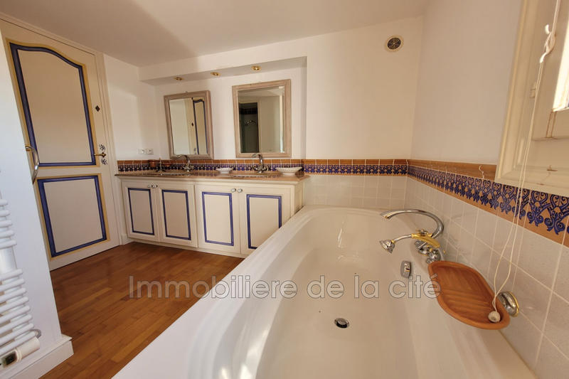 Maison de maîtres - 232 m² - 8 pièces