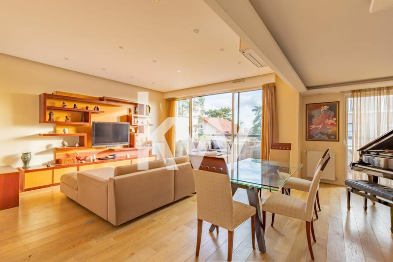 Appartement - 90 m² - 4 pièces