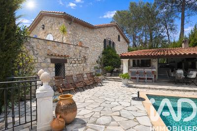 Maison - 236 m² - 6 pièces