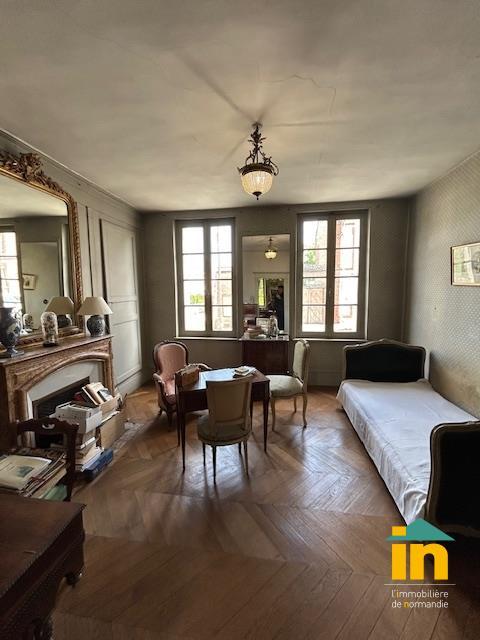 Demeure - 180 m² - 8 pièces