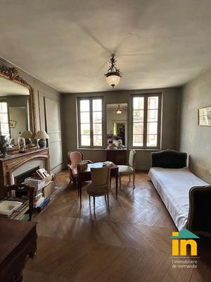 Demeure - 180 m² - 8 pièces