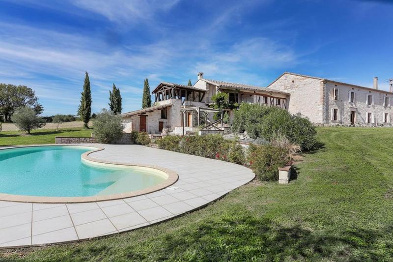 Maison en pierre - 409 m² - 10 pièces