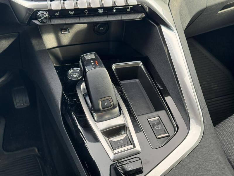 Peugeot 3008 BlueHDi 130ch s&amp;S Eat8 Allure Pack