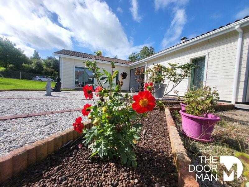 Maison - 209 m² - 6 pièces