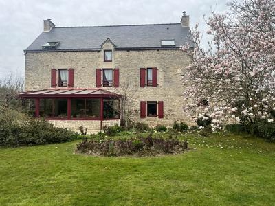 Maison - 228 m² - 10 pièces