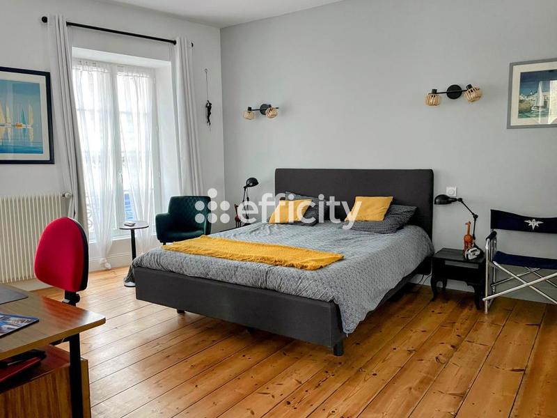 Maison - 210 m² - 8 pièces