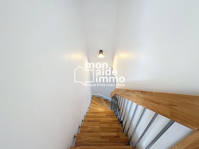 Maison - 260 m² - 8 pièces