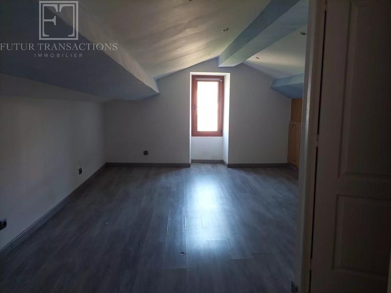 Maison de village - 340 m² - 11 pièces