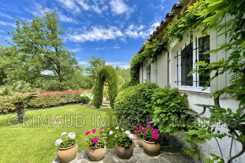 Maison - 242 m² - 8 pièces