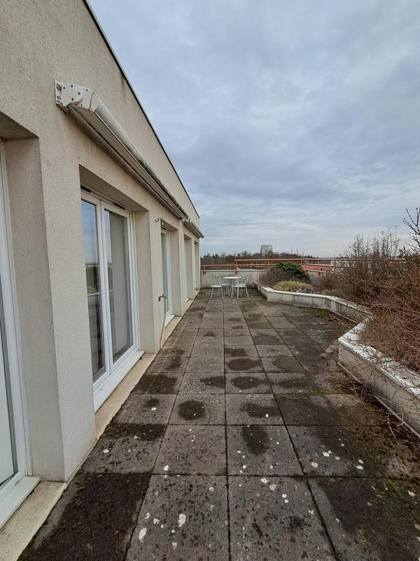 Local commercial - 84 m² - 4 pièces