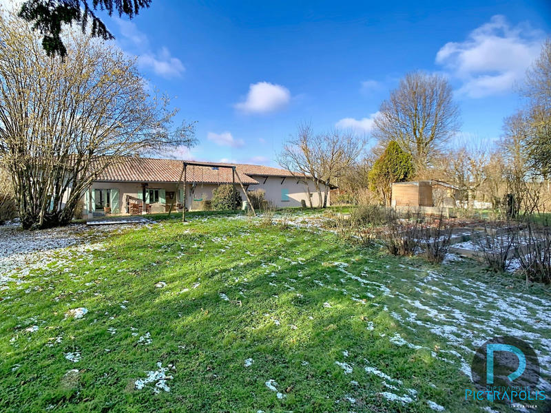 Maison - 201 m² - 8 pièces