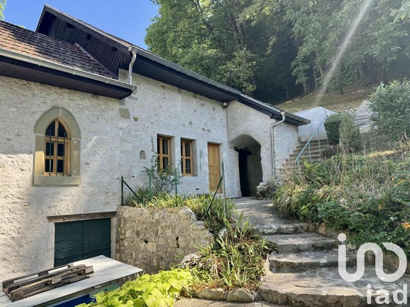 Maison - 257 m² - 9 pièces