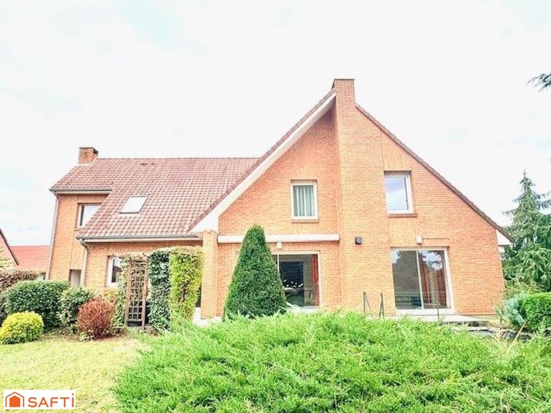 Maison - 201 m² - 9 pièces