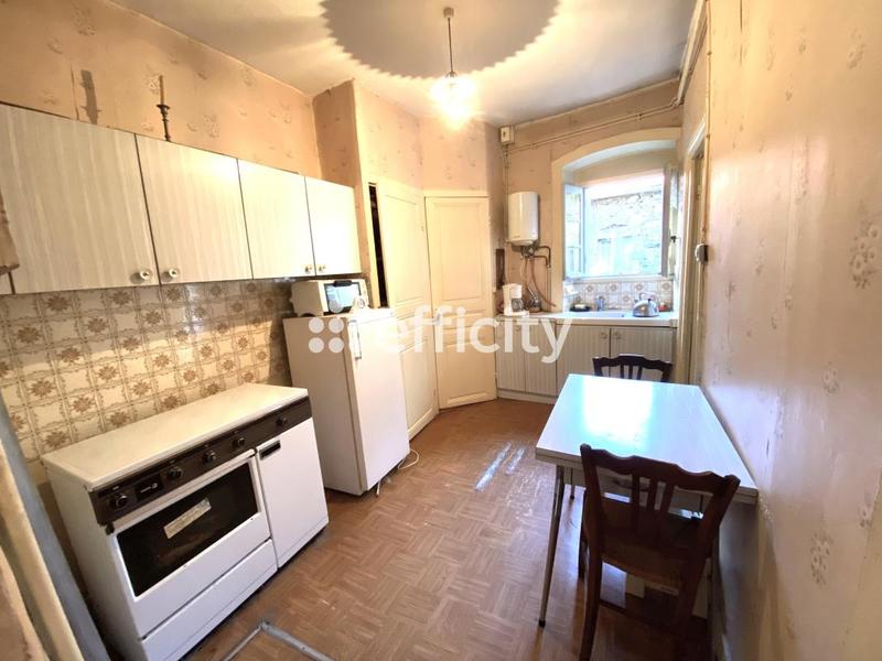 Maison - 270 m² - 12 pièces