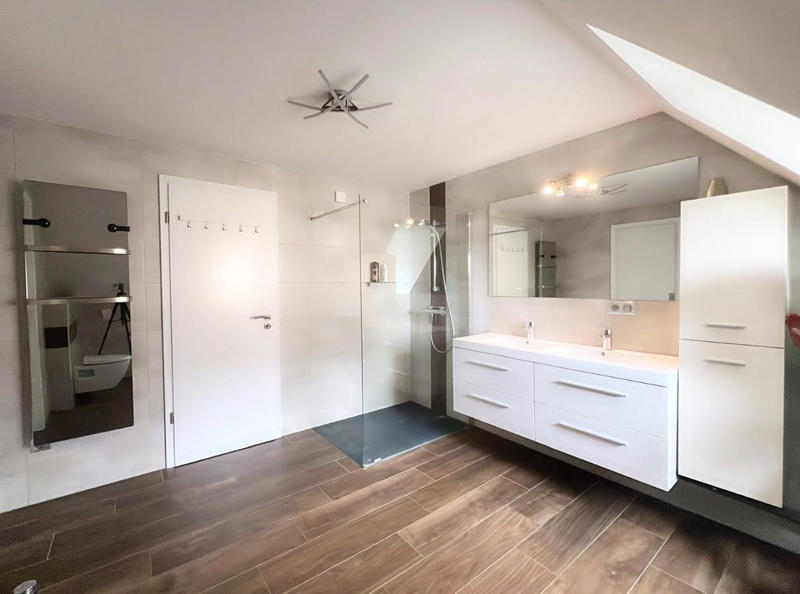 Maison - 183 m² - 7 pièces