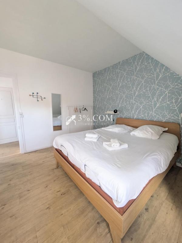 Maison - 210 m² - 11 pièces