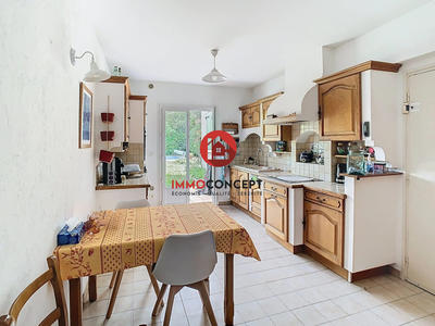 Maison traditionnelle - 157 m² - 8 pièces