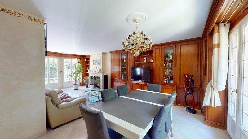 Maison - 166 m² - 7 pièces