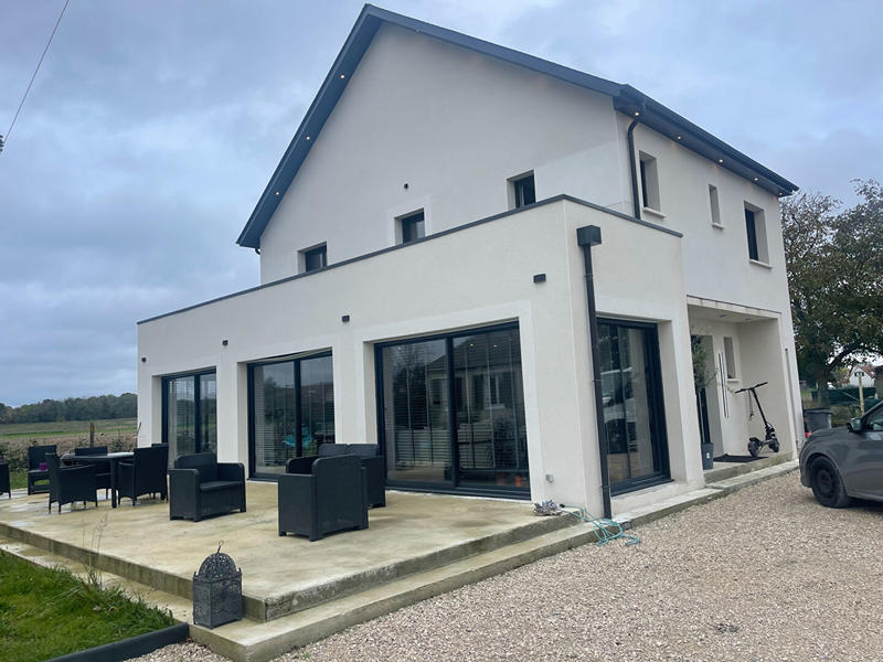 Maison - 140 m² - 6 pièces