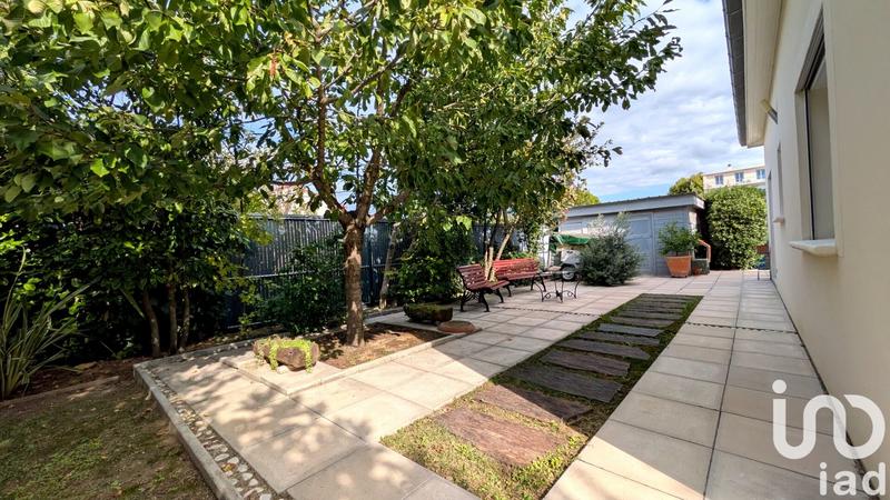 Maison - 218 m² - 6 pièces