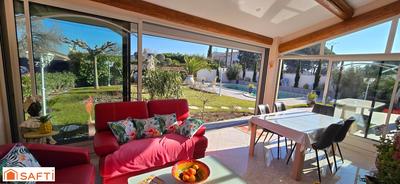 Maison - 245 m² - 8 pièces