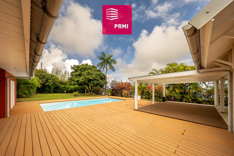 Maison - 220 m² - 5 pièces