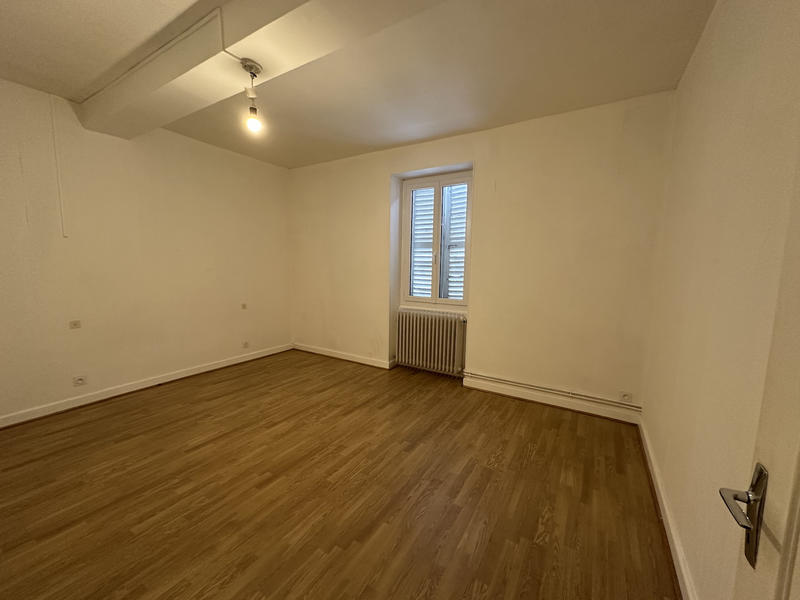 Maison - 240 m² - 12 pièces