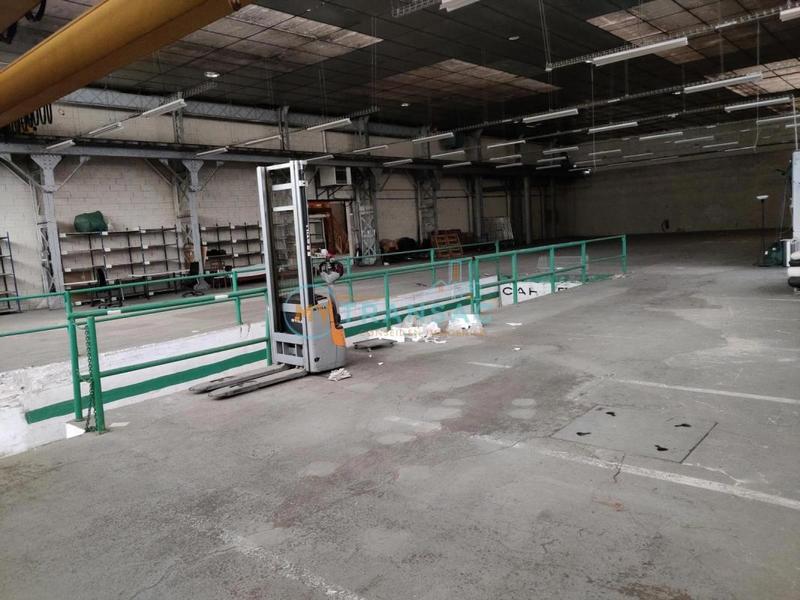 Entrepôt - 1 565 m²