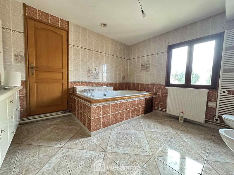 Maison - 228 m² - 7 pièces