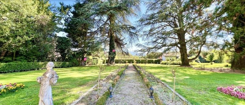 Manoir - 1 900 m² - 34 pièces