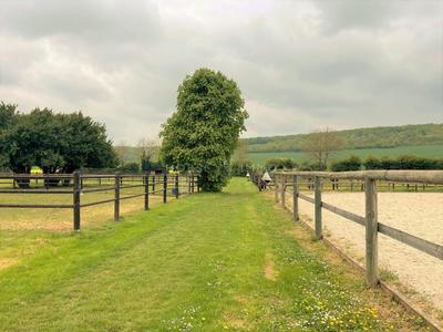 Maison - 330 m² - 10 pièces