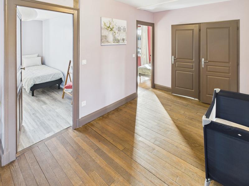 Maison - 320 m² - 12 pièces