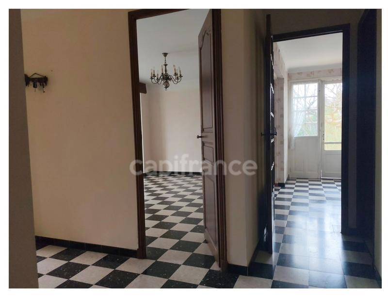 Maison - 92 m² - 5 pièces