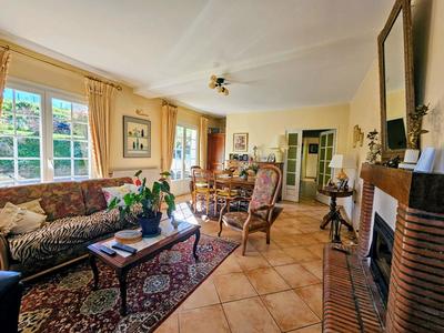 Maison - 187 m² - 7 pièces