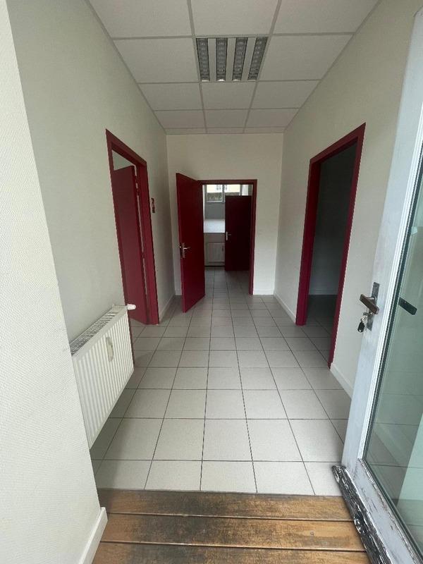 Bureau - 150 m² - 9 pièces