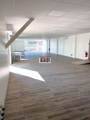 Local commercial - 256 m²