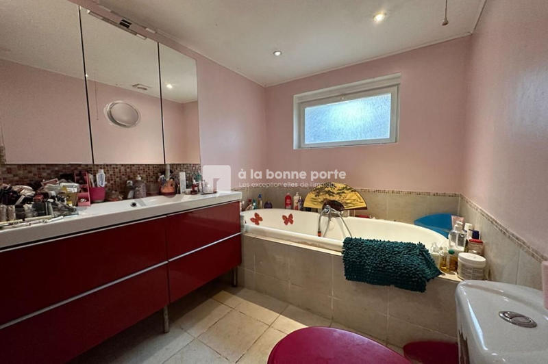 Maison - 278 m² - 11 pièces