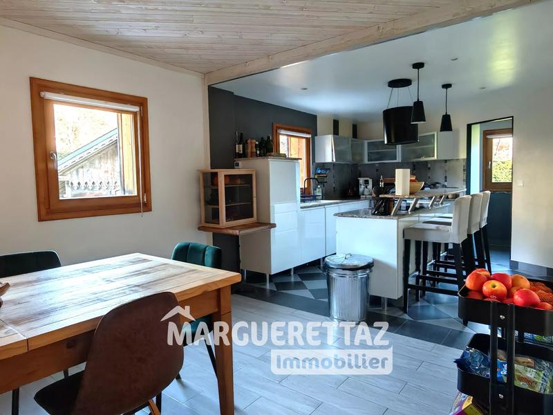 Appartement - 110 m² - 3 pièces