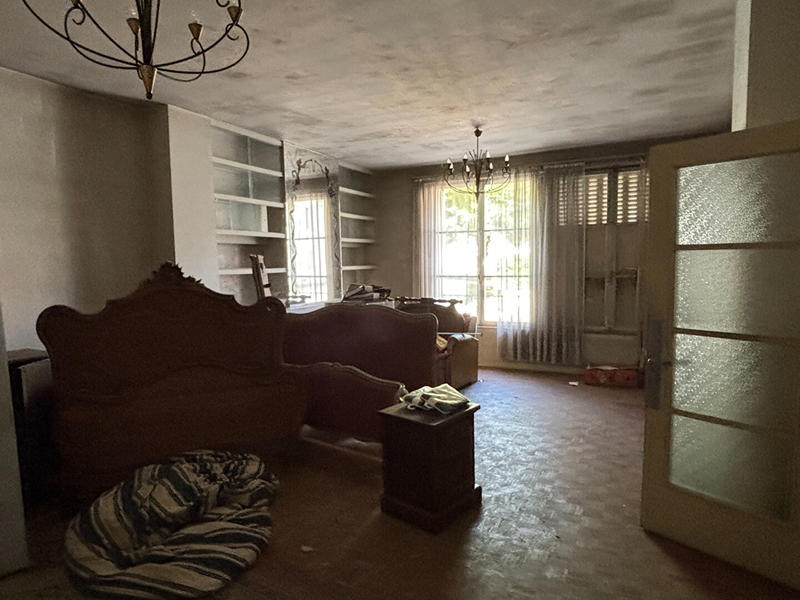 Maison - 235 m² - 9 pièces