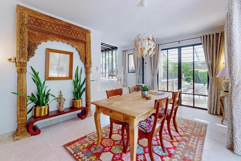 Propriété - 230 m² - 6 pièces