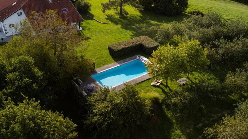 Maison - 530 m² - 12 pièces