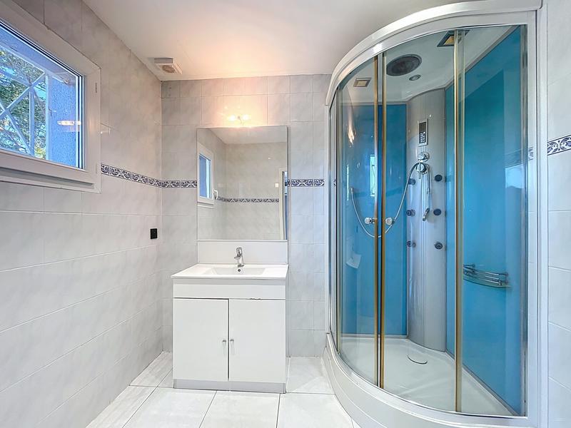 Maison - 200 m² - 6 pièces