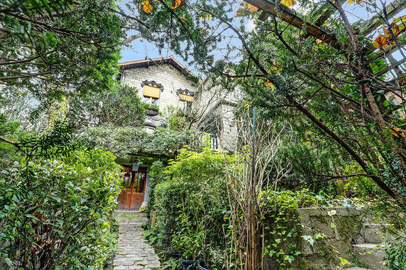 Maison - 199 m² - 14 pièces