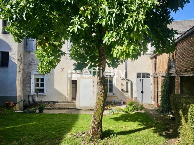 Maison - 304 m² - 10 pièces