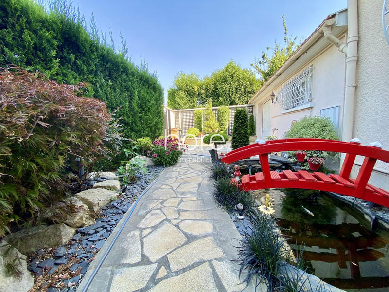 Maison traditionnelle - 179 m² - 6 pièces