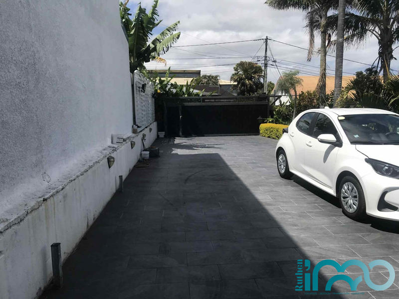 Maison traditionnelle - 320 m² - 8 pièces