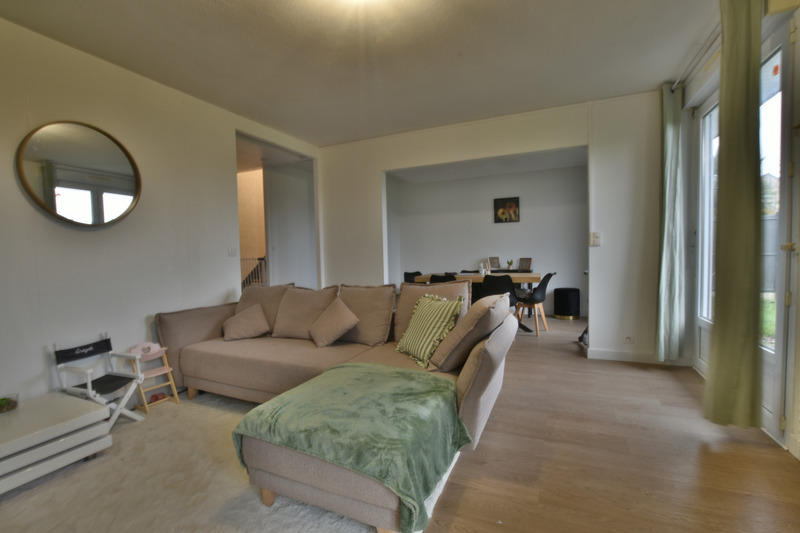 Maison - 121 m² - 6 pièces