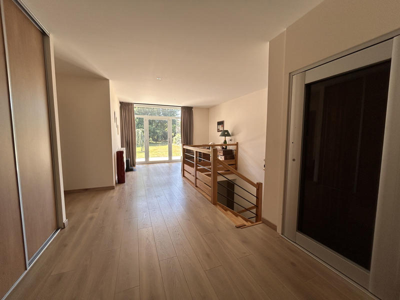 Maison - 245 m² - 5 pièces