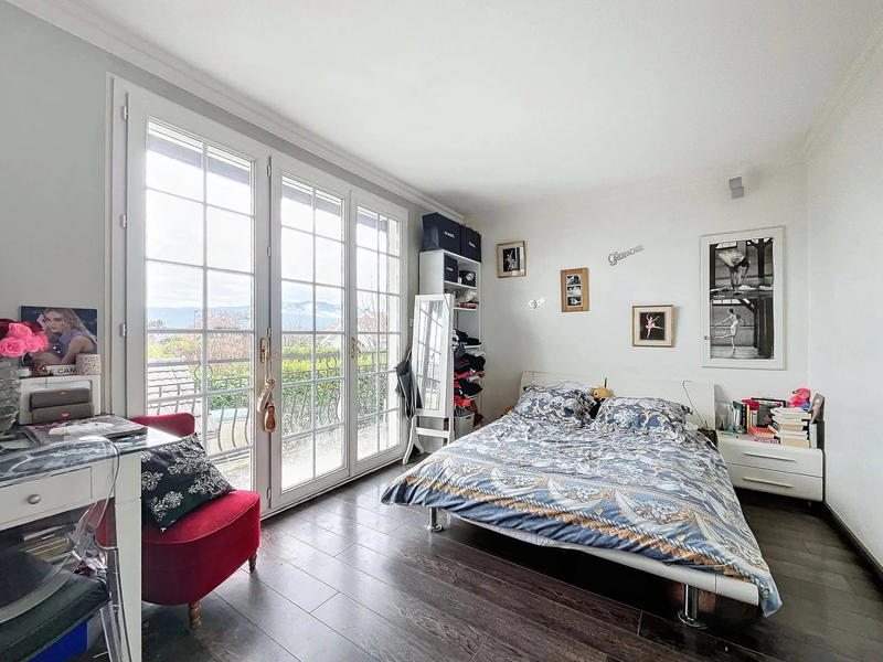 Maison - 180 m² - 7 pièces